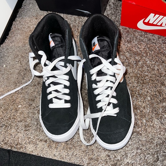 Nike - Picture 2 of 2